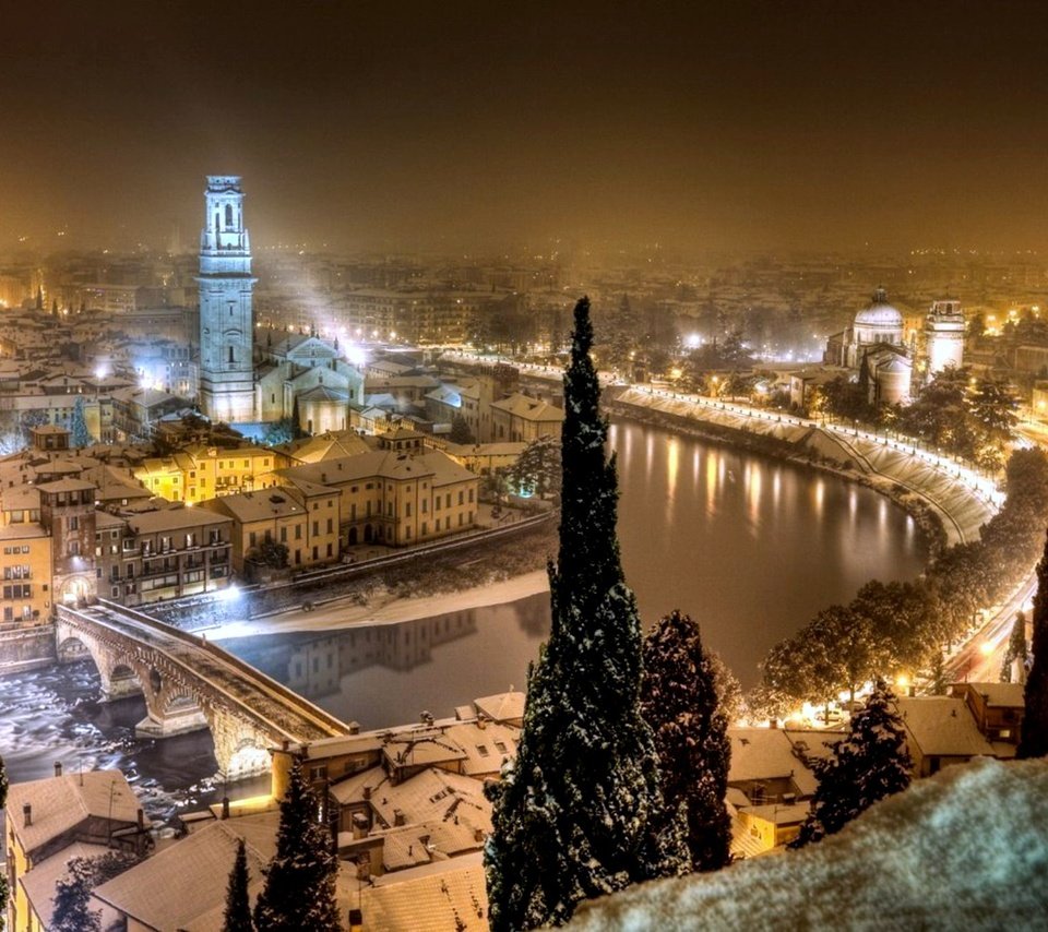 Обои вечер, снег, зима, город, the evening, snow, winter, the city разрешение 2000x1330 Загрузить
