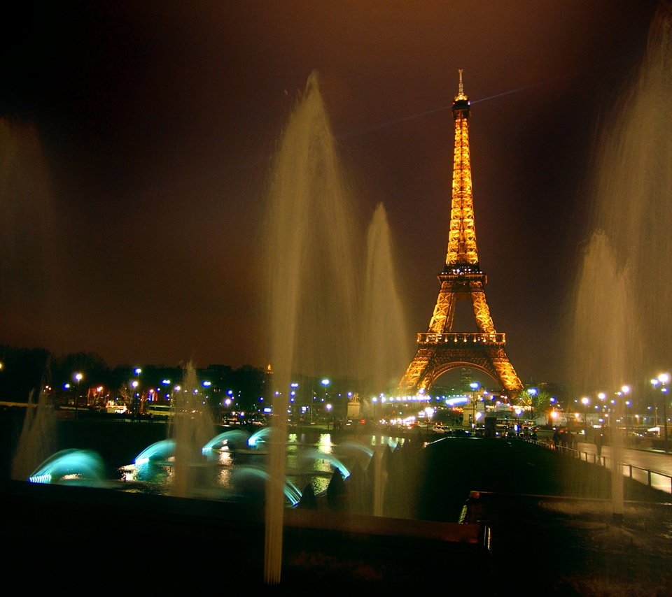 Обои ночь, париж, подсветка, эйфелева башня, фонтаны, night, paris, backlight, eiffel tower, fountains разрешение 2956x1893 Загрузить