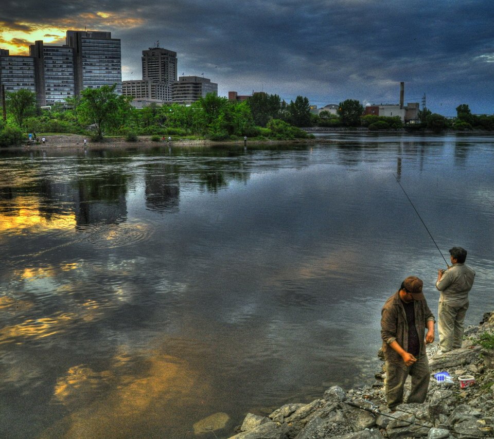 Обои река, город, рыбаки, river, the city, fishermen разрешение 4148x2755 Загрузить