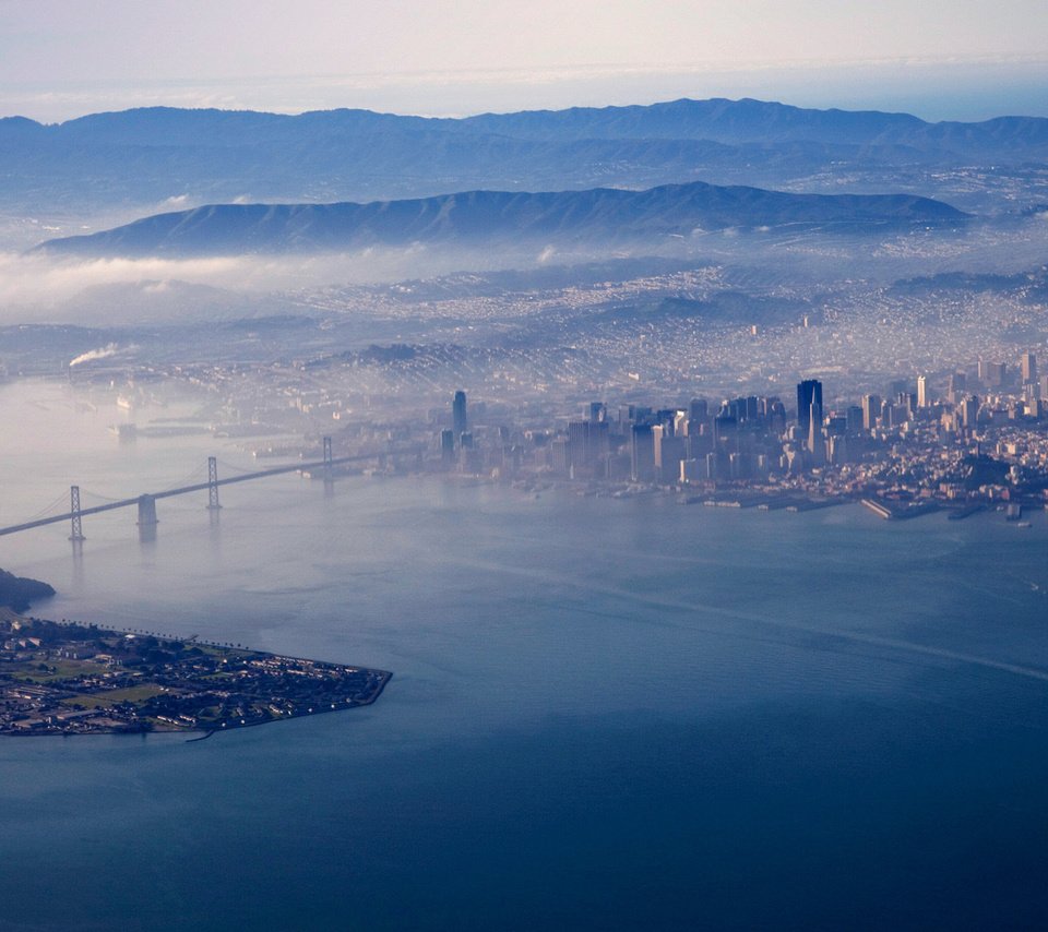 Обои туман, мост, город, залив, сша, калифорния, bay bridge, бэй бридж, fog, bridge, the city, bay, usa, ca разрешение 1920x1080 Загрузить