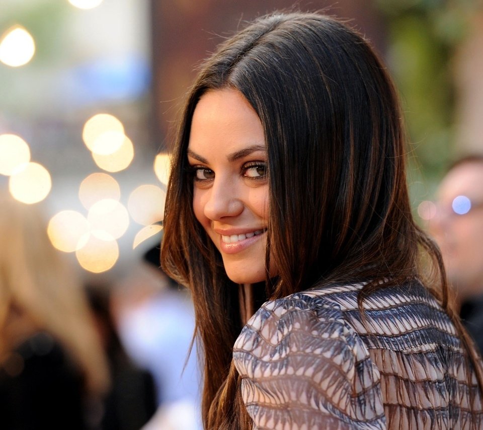 Обои улыбка, портрет, модель, волосы, лицо, актриса, мила кунис, smile, portrait, model, hair, face, actress, mila kunis разрешение 1920x1170 Загрузить