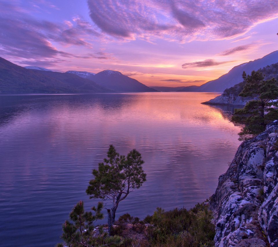 Обои озеро, горы, закат, норвегия, фьорд, lake, mountains, sunset, norway, the fjord разрешение 1920x1200 Загрузить