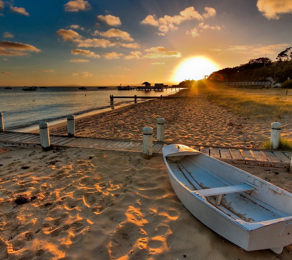 Обои вода, солнце, берег, закат, песок, пляж, лодка, water, the sun, shore, sunset, sand, beach, boat разрешение 1920x1080 Загрузить