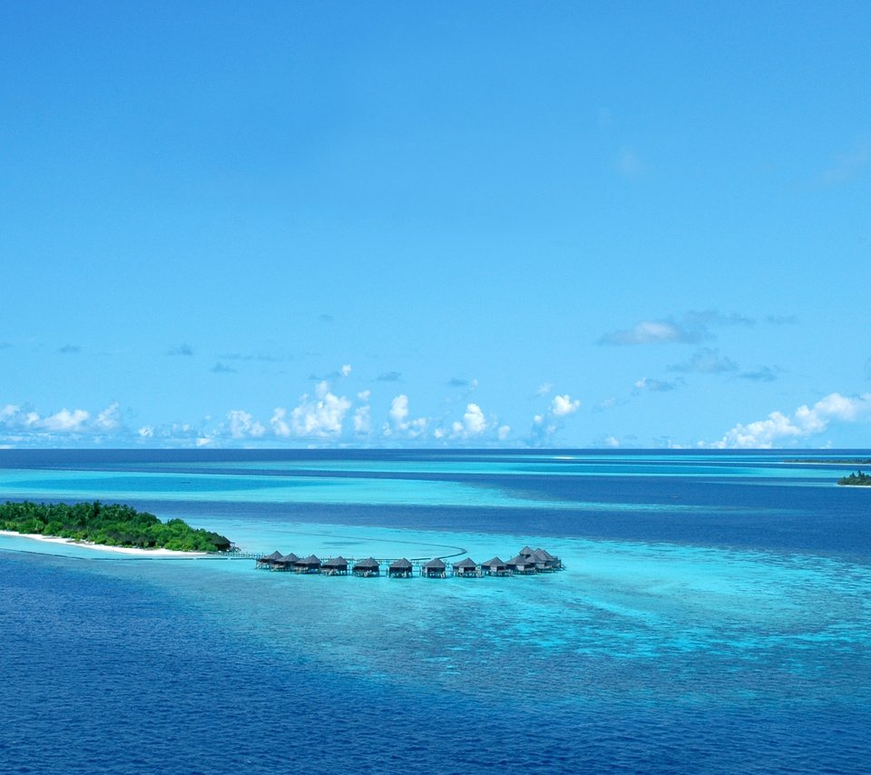 Обои самолет, остров, тропики, мальдивы, the plane, island, tropics, the maldives разрешение 2472x1554 Загрузить