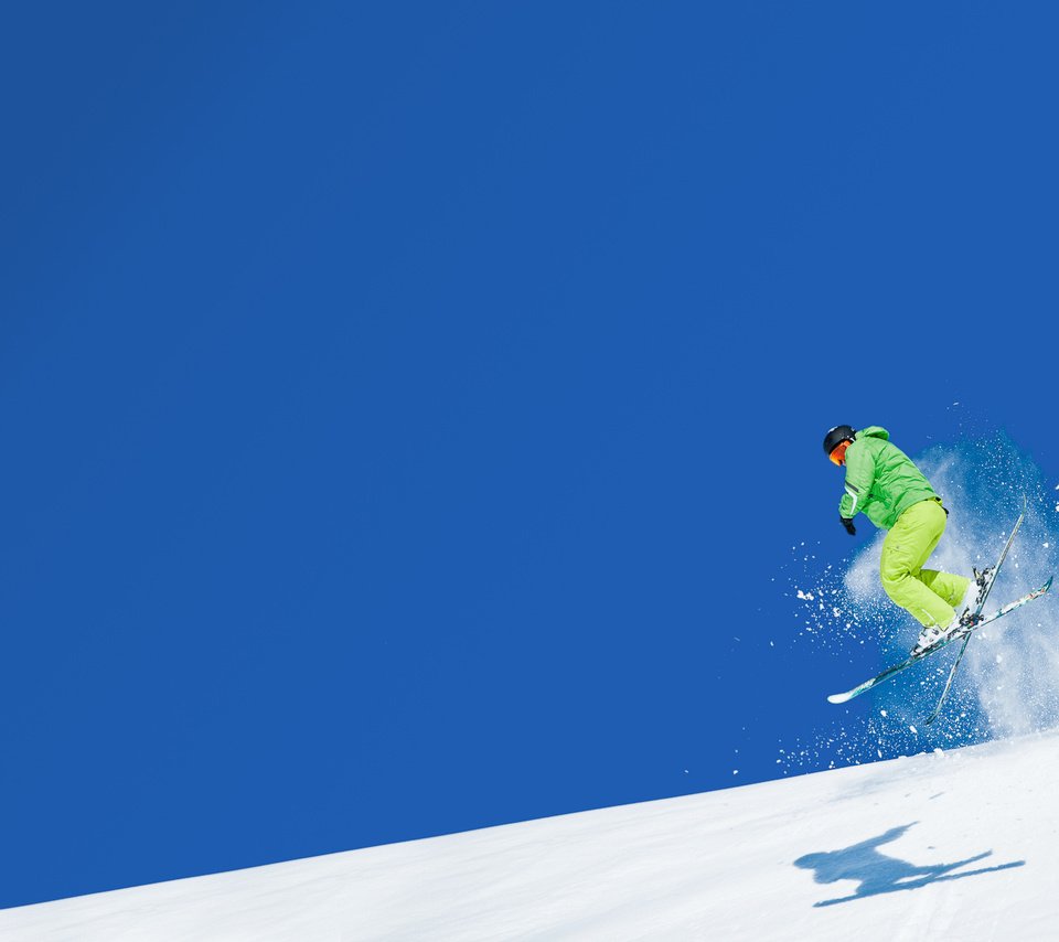 Обои небо, горнолыжный спорт, горы, снег, прыжок, спорт, лыжник, лыжи, экстрим, the sky, mountains, snow, jump, sport, skier, ski, extreme разрешение 1920x1200 Загрузить
