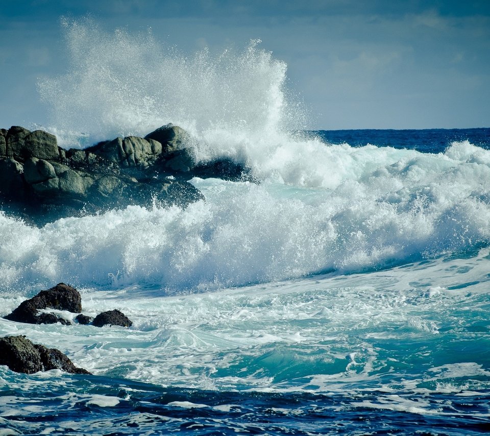 Обои вода, природа, камни, берег, волны, океан, water, nature, stones, shore, wave, the ocean разрешение 2560x1600 Загрузить