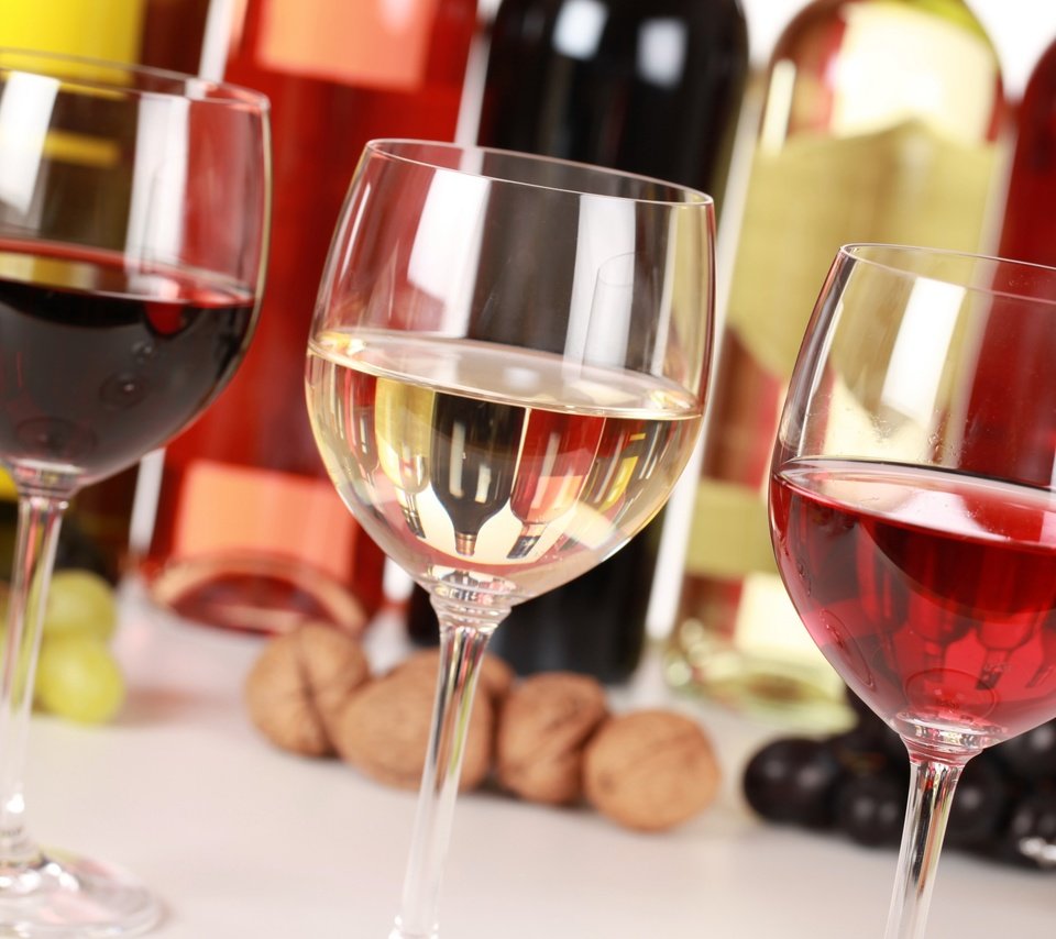 Обои орехи, розовое, разное, молдавские вина, вино, виноград., напитки, белое, бокалы, бутылки, красное, nuts, pink, different, moldovan wine, grapes., wine, drinks, white, glasses, bottle, red разрешение 2880x1800 Загрузить