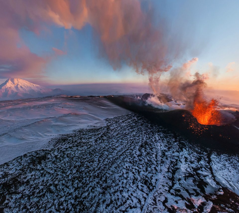 Обои камчатка, извержение, вулкан, плоский толбачик, kamchatka, the eruption, the volcano, flat tolbachik разрешение 1920x1200 Загрузить