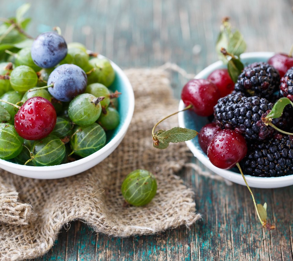 Обои ягода, вишня, сливы, julia khusainova, ежевика крыжовник, berry, cherry, plum, blackberry gooseberry разрешение 2000x1333 Загрузить
