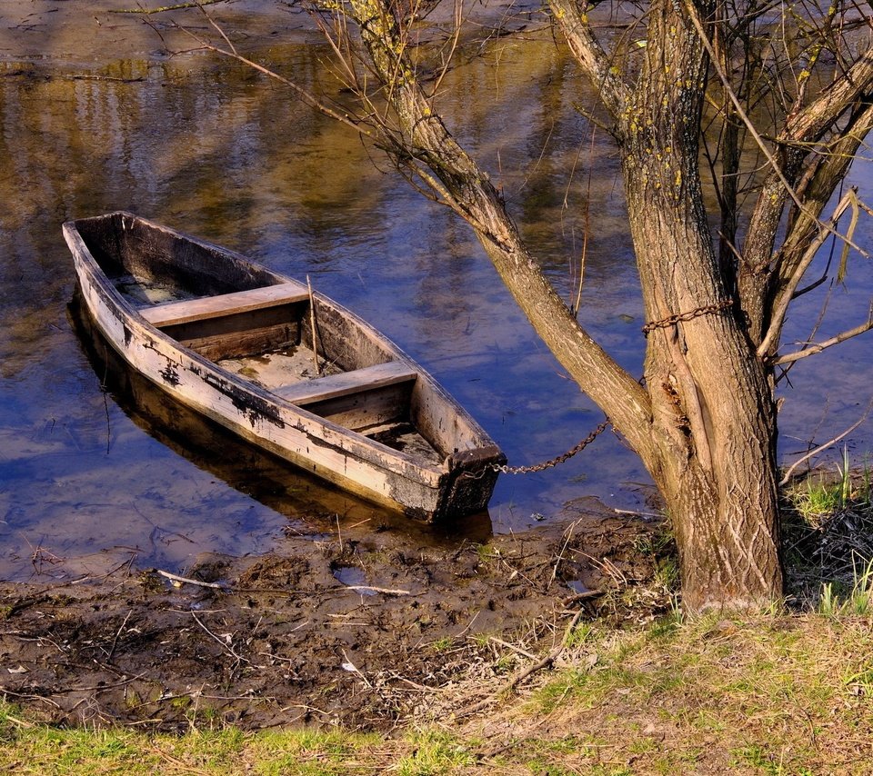 Обои река, дерево, лодка, цепь, river, tree, boat, chain разрешение 2560x1600 Загрузить