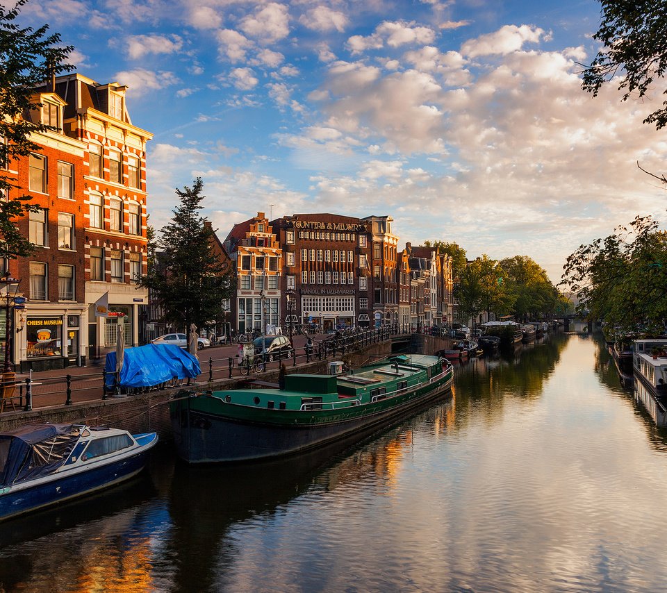 Обои вода, река, канал, нидерланды, амстердам, nederland, water, river, channel, netherlands, amsterdam разрешение 1920x1200 Загрузить