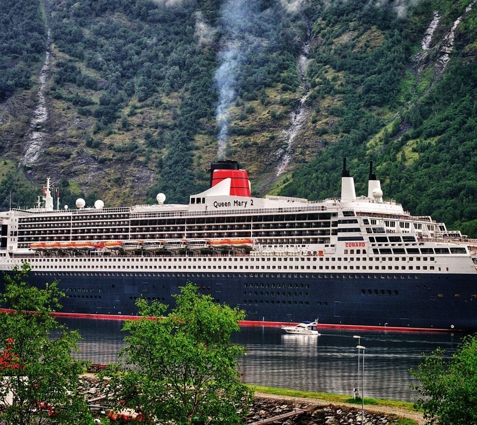 Обои горы, queen mary 2., лес, корабль, лайнер, 2, пролив, пассажирский, ручьи, куин мэри, queen mary, mountains, forest, ship, liner, strait, passenger, streams разрешение 2000x1189 Загрузить