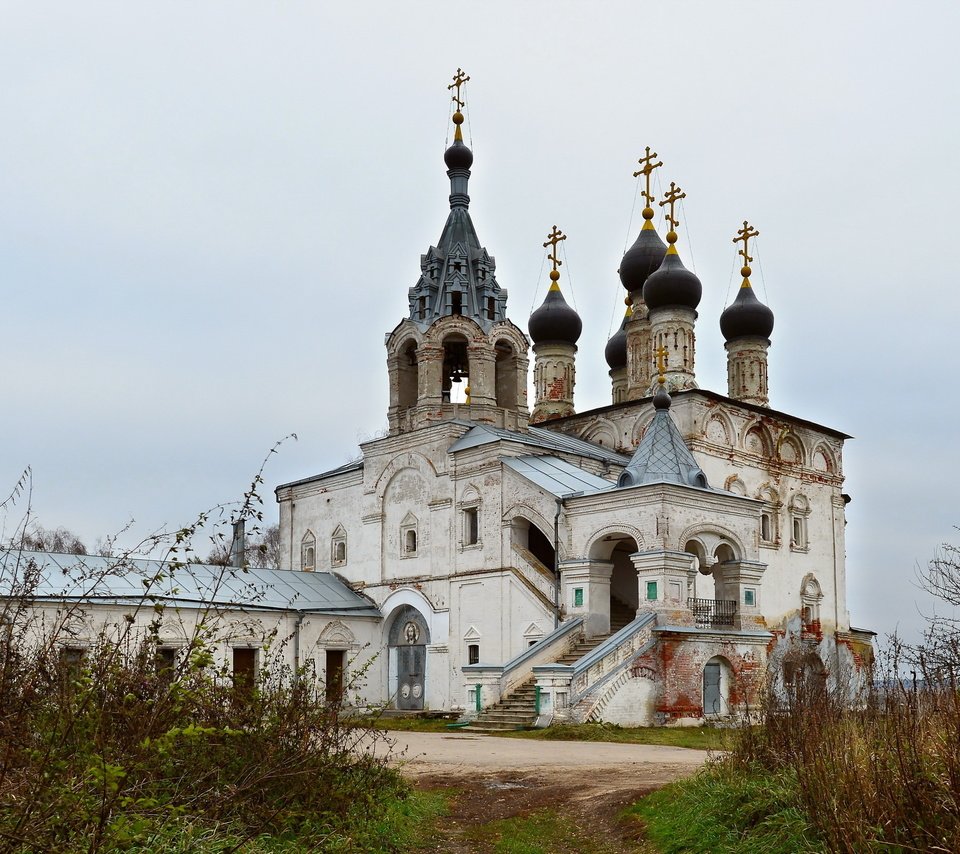 Обои осень, россия, церковь воскресения христова, autumn, russia, church of the resurrection разрешение 2560x1600 Загрузить