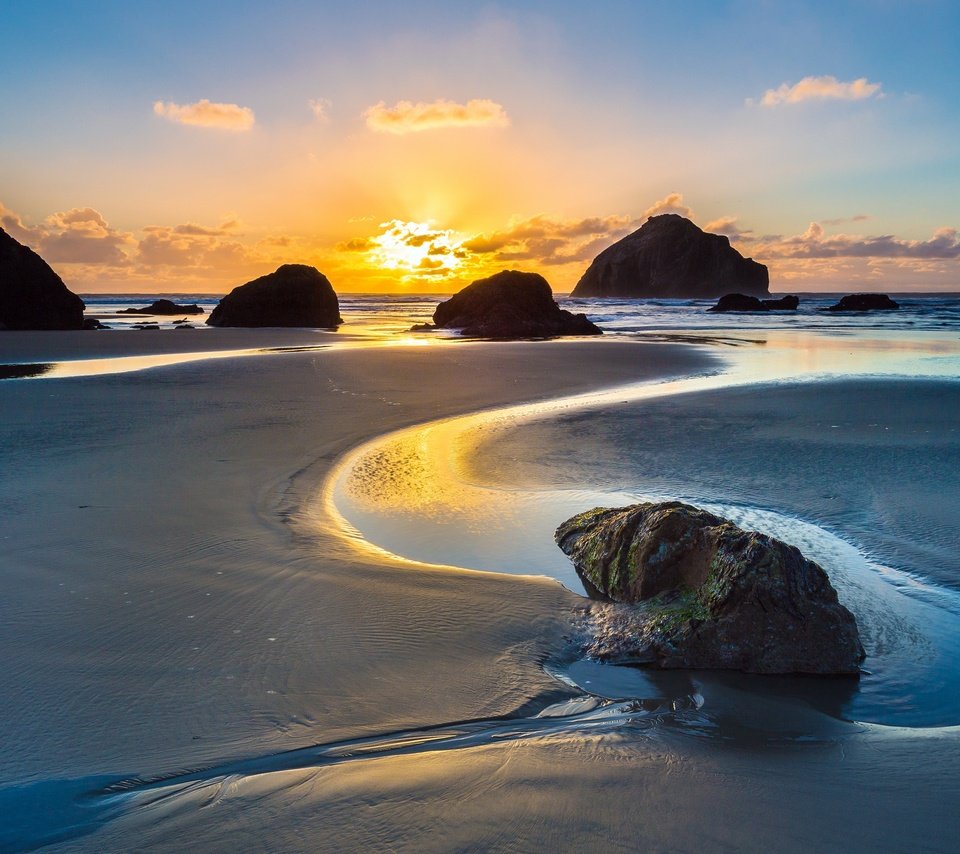 Обои скалы, пляж, рассвет, океан, сша, орегон, _face rock_ in bandon, rocks, beach, dawn, the ocean, usa, oregon, rock_ _face in bandon разрешение 2880x1800 Загрузить