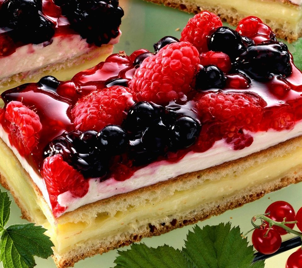 Обои малина, красная смородина, cheesecake., raspberry, red currant разрешение 2048x1536 Загрузить