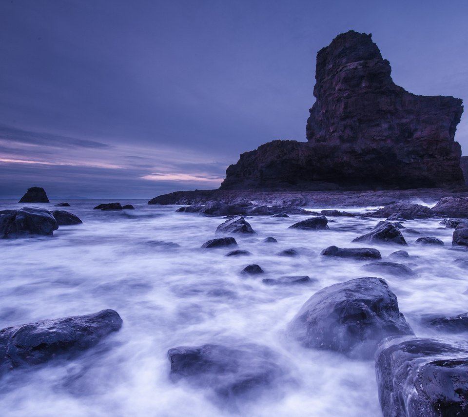 Обои скалы, камни, берег, великобритания, залив, шотландия, rocks, stones, shore, uk, bay, scotland разрешение 2048x1223 Загрузить