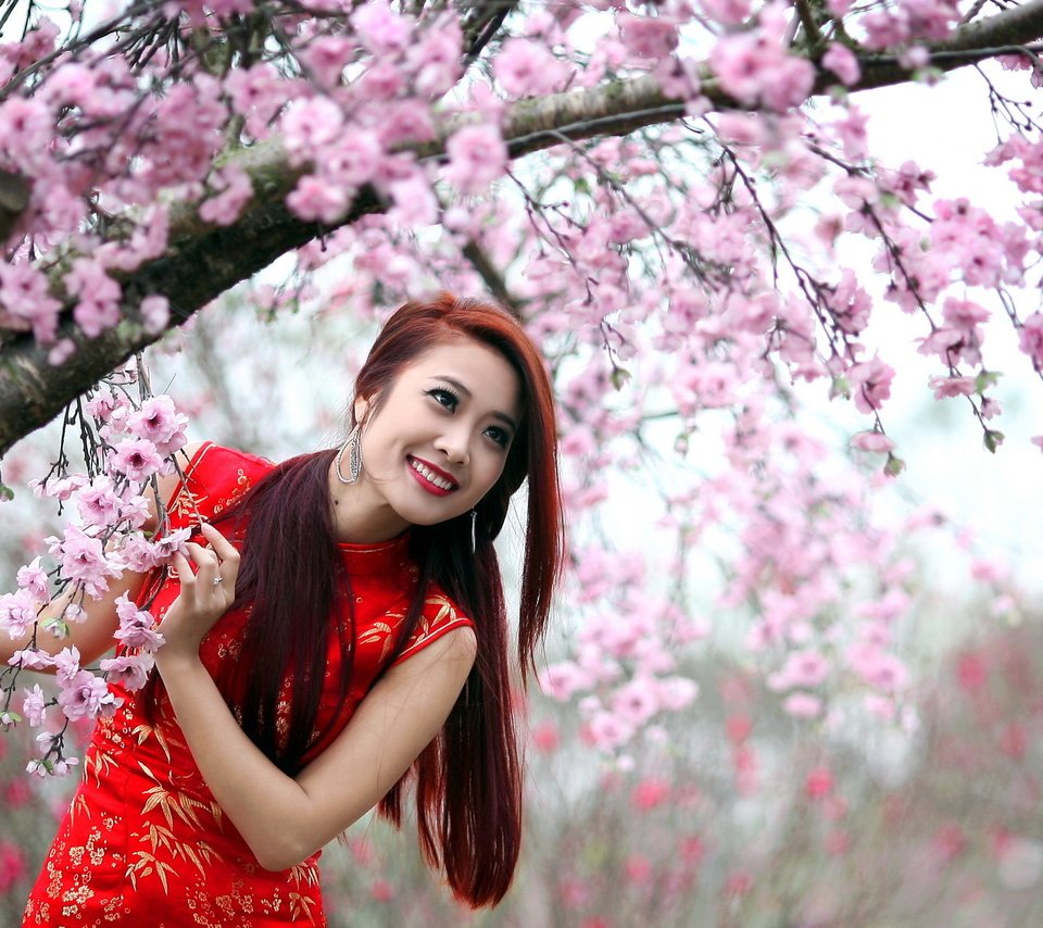 Обои девушка, фон, взгляд, весна, азиатка, girl, background, look, spring, asian разрешение 2560x1440 Загрузить