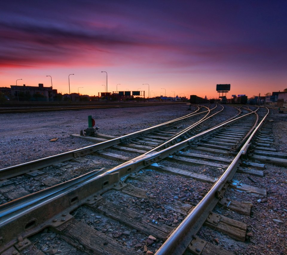 Обои железная дорога, рельсы, закат, город, railroad, rails, sunset, the city разрешение 2560x1600 Загрузить