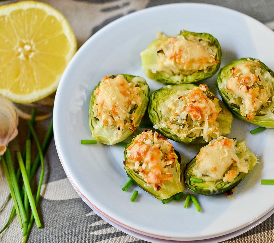 Обои лимон, капуста, чеснок, брюссельская капуста, lemon, cabbage, garlic, brussels sprouts разрешение 2048x1365 Загрузить