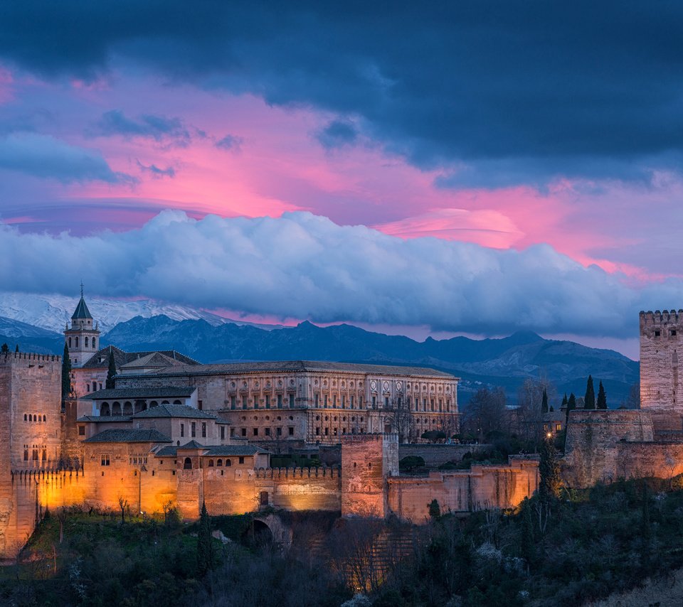 Обои город, здания, испании, гранада, альгамбра, the city, building, spain, granada, alhambra разрешение 2048x1367 Загрузить