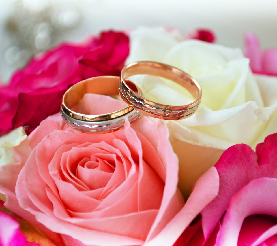 Обои цветы, розы, букет, кольца, свадьба, торжество, flowers, roses, bouquet, ring, wedding, celebration разрешение 4608x3072 Загрузить