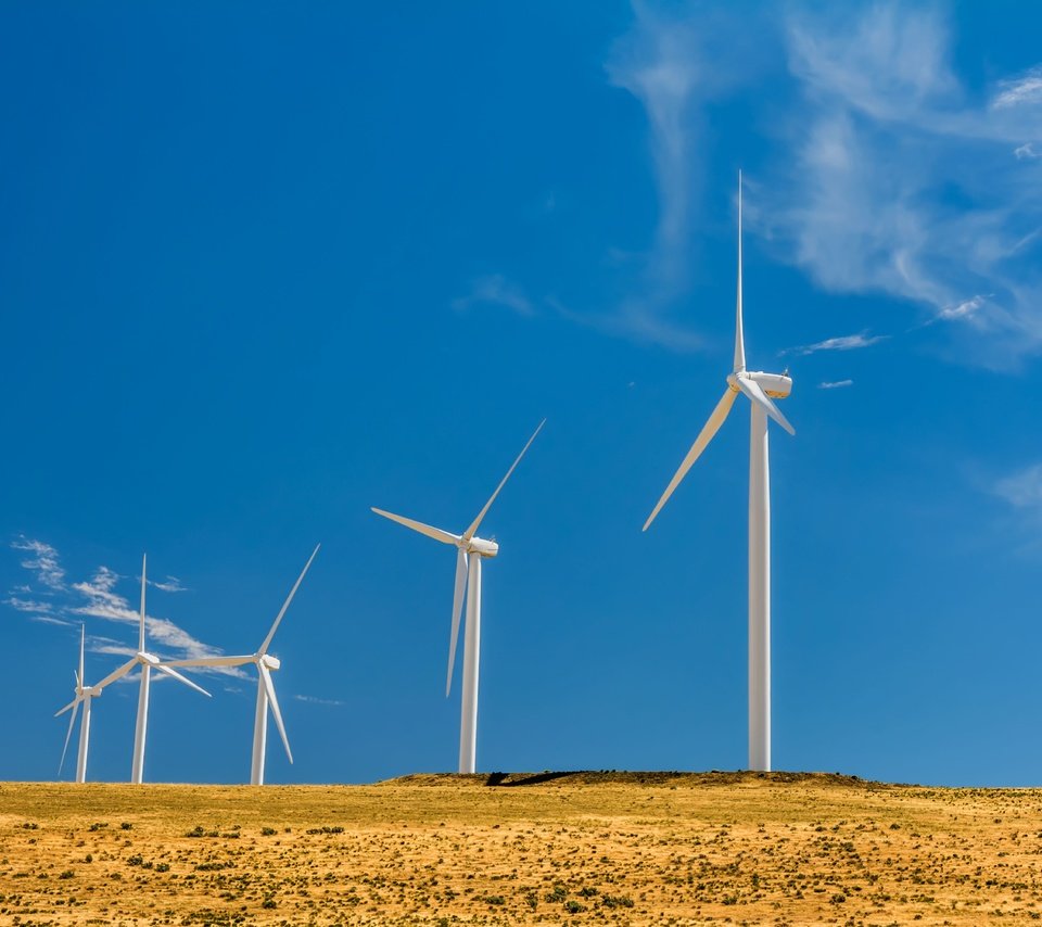 Обои облака, поле, ветряк, голубое небо, ветрогенератор, clouds, field, windmill, blue sky, wind turbine разрешение 6000x4000 Загрузить