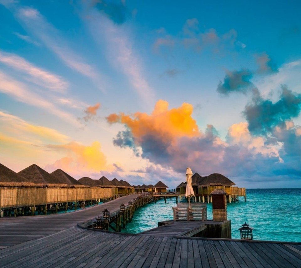 Обои облака, горизонт, бунгало, тропики, мальдивы, clouds, horizon, bungalow, tropics, the maldives разрешение 1921x1080 Загрузить