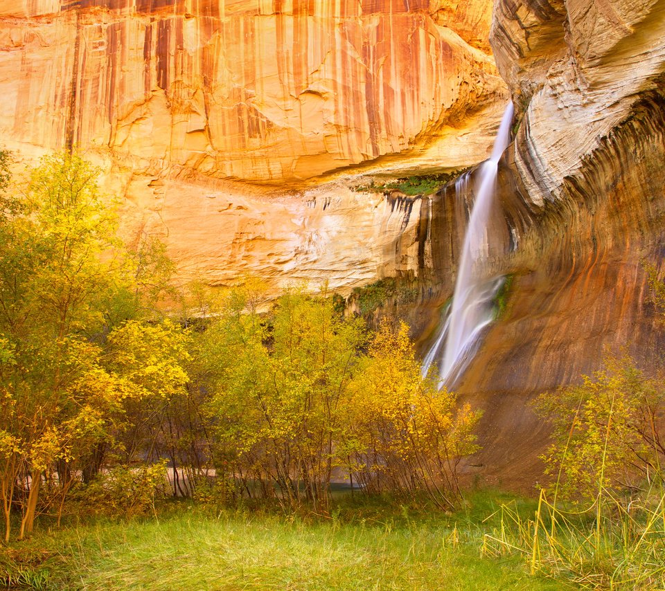 Обои горы, скала, водопад, осень, сша, юта, lower falls, calf creek, grand staircase-escalante national monument, великая лестница-эскаланте национальный памятник, mountains, rock, waterfall, autumn, usa, utah разрешение 2048x1365 Загрузить