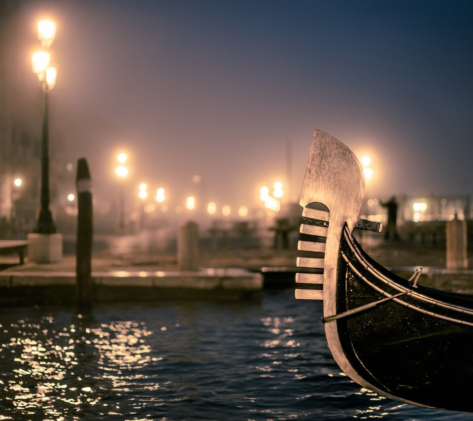 Обои ночь, фонари, венеция, канал, гондола, италия, night, lights, venice, channel, gondola, italy разрешение 3840x2400 Загрузить