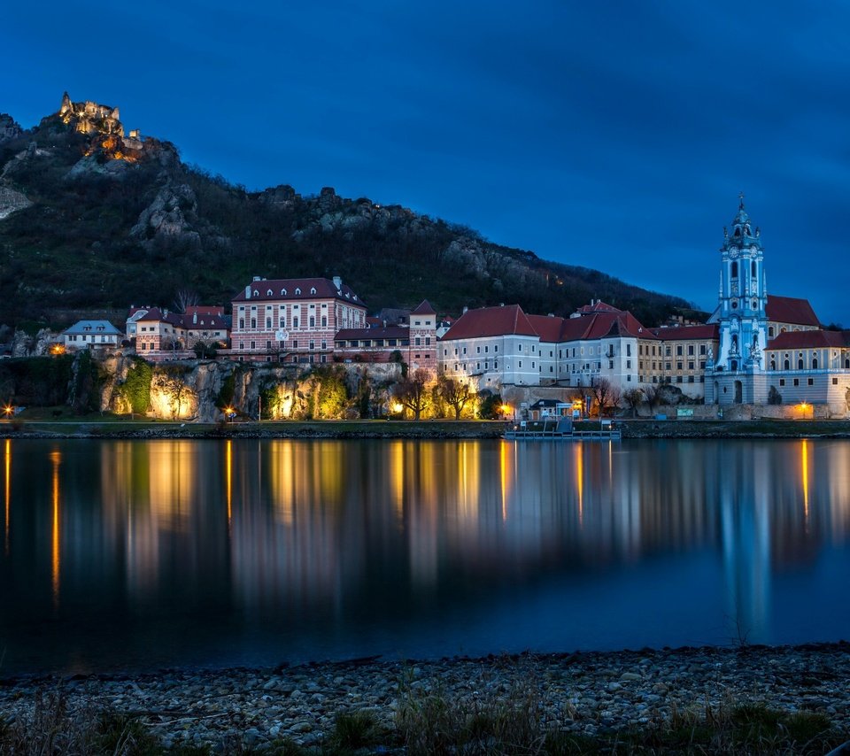 Обои ночь, огни, город, австрия, дюрнштайн, night, lights, the city, austria, dürnstein разрешение 2880x1800 Загрузить