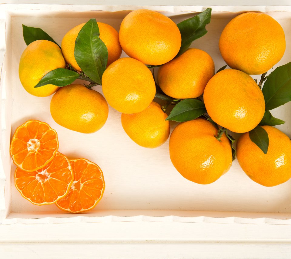 Обои листья, фрукты, оранжевые, мандарины, цитрусы, leaves, fruit, orange, tangerines, citrus разрешение 4000x2660 Загрузить