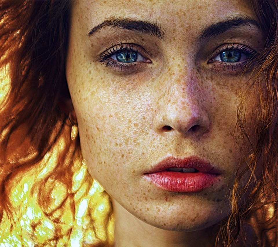 Обои девушка, взгляд, рыжая, лицо, веснушки, рыжеволосая, girl, look, red, face, freckles, redhead разрешение 2048x1344 Загрузить