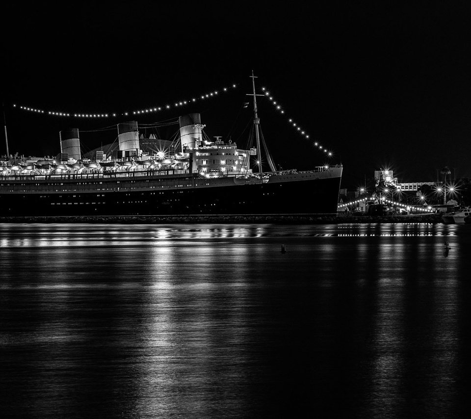 Обои вечер, порт, лайнер, queen mary 2, круизный, the evening, port, liner, cruise разрешение 1920x1080 Загрузить