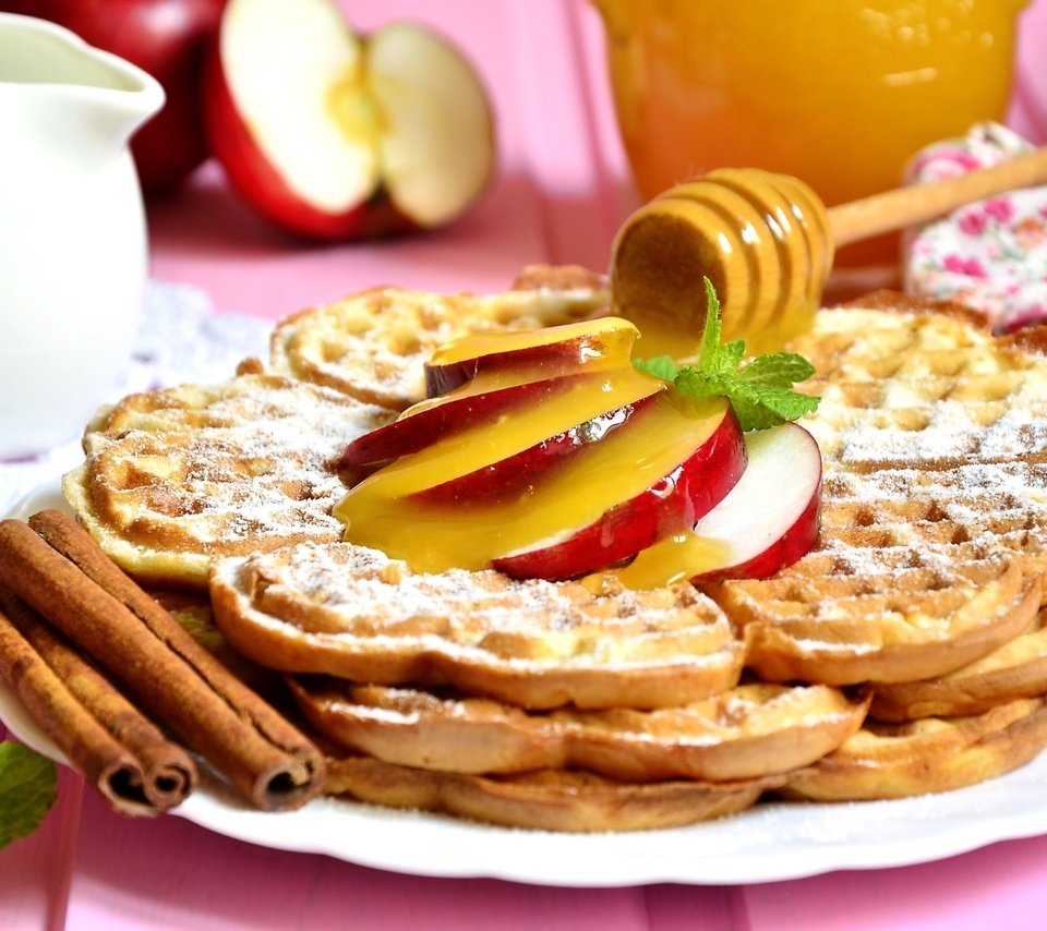Обои яблоки, сладкое, мед, яблок, выпечка, десерт, baking, сладенько, apples, sweet, honey, cakes, dessert разрешение 1920x1272 Загрузить