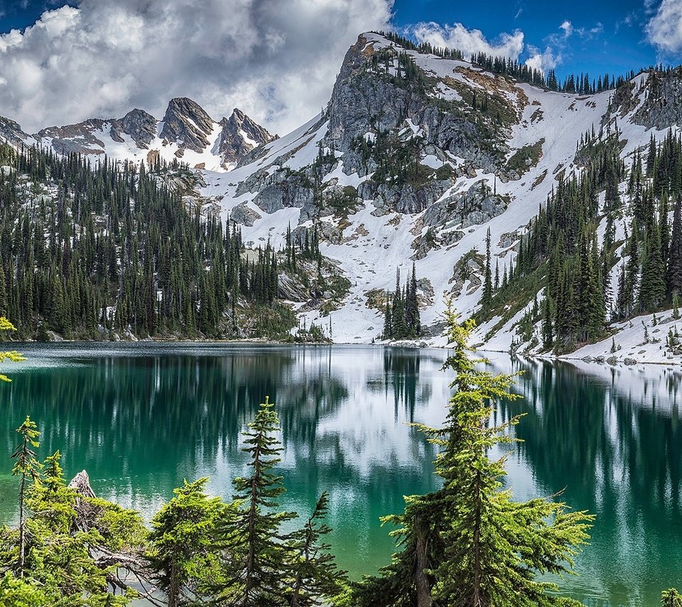 Обои озеро, горы, снег, природа, лес, отражение, канада, lake, mountains, snow, nature, forest, reflection, canada разрешение 1920x1200 Загрузить