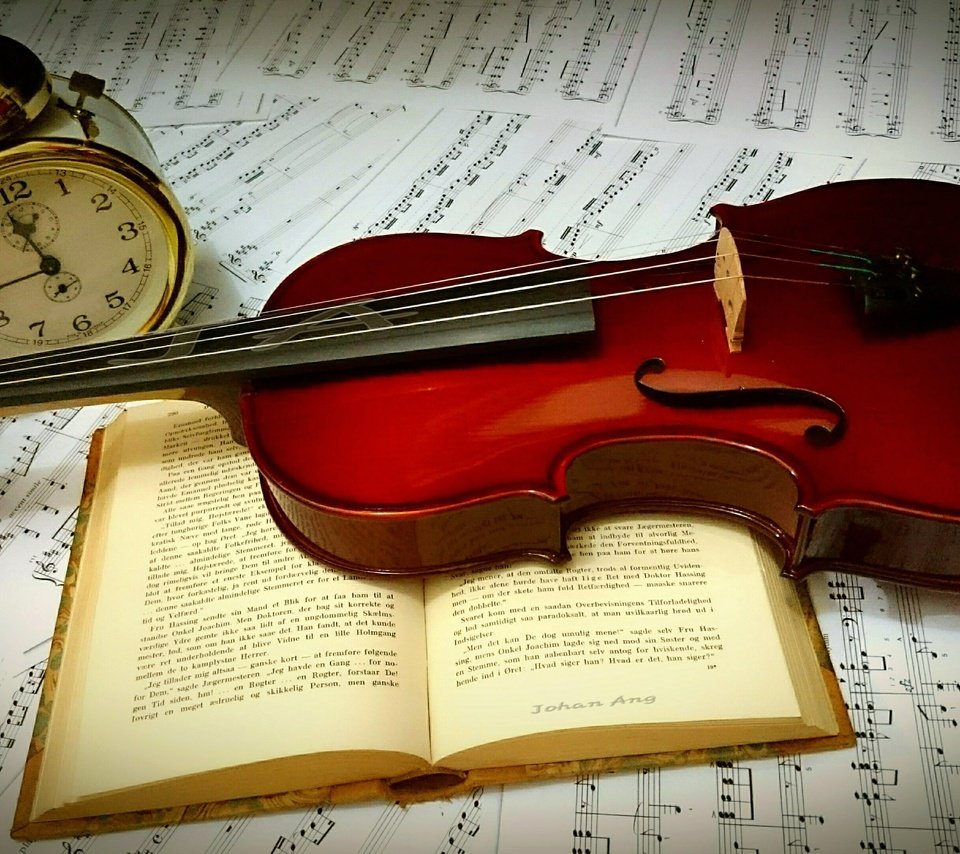Обои скрипка, книга, будильник, violin, book, alarm clock разрешение 3840x2160 Загрузить