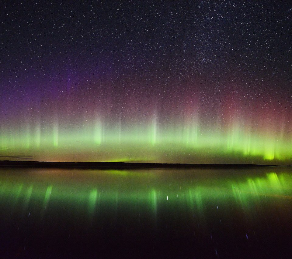 Обои небо, отражение, пейзаж, звезды, северное сияние, озёра, the sky, reflection, landscape, stars, northern lights, lake разрешение 2048x1367 Загрузить