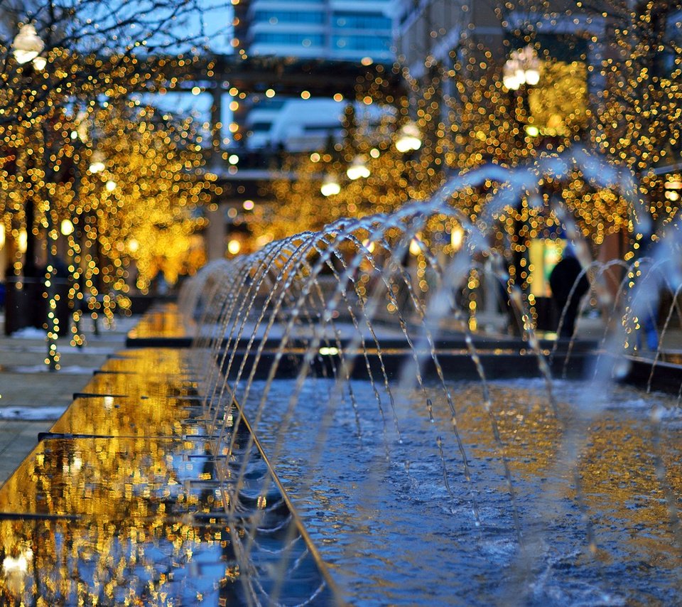 Обои зима, город, улица, гирлянды, фонтаны, winter, the city, street, garland, fountains разрешение 1920x1200 Загрузить