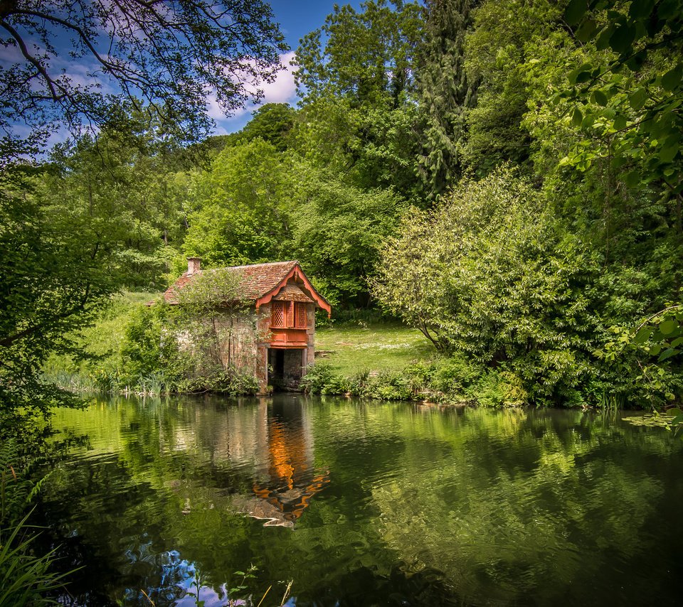 Обои деревья, река, отражение, англия, домик, котсуолдс, trees, river, reflection, england, house, the cotswolds разрешение 2048x1365 Загрузить