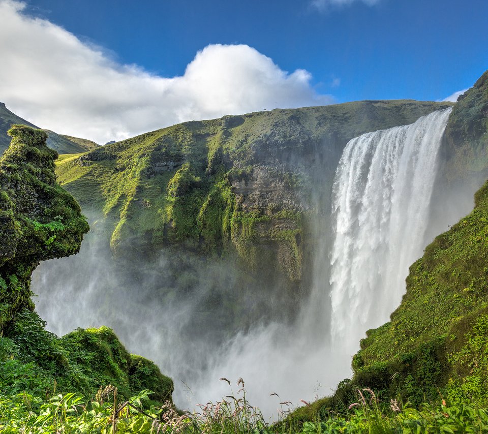 Обои водопад, поток, исландия, утесы, скоугафосс, водопад скоугафосс, waterfall, stream, iceland, cliffs, skogafoss, skogafoss waterfall разрешение 2048x1280 Загрузить