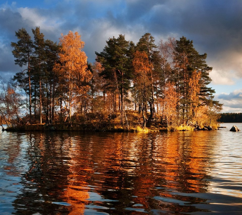 Осень на финском озере