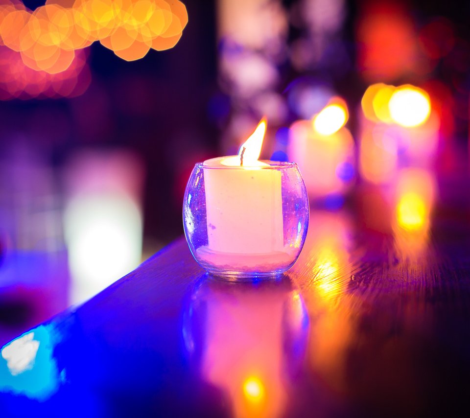 Обои огни, свечи, отражение, блики, хайбол, cвечи, cтекло, lights, candles, reflection, glare, highball, glass разрешение 2048x1365 Загрузить