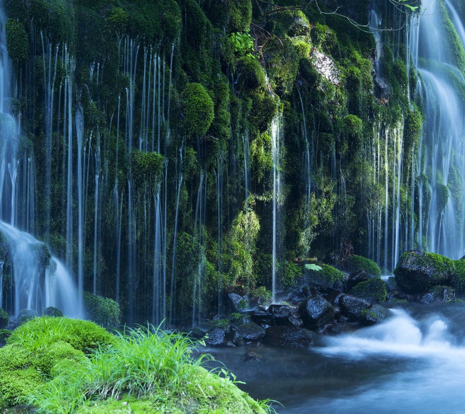 Обои камни, водопад, поток, мох, stones, waterfall, stream, moss разрешение 5423x3615 Загрузить