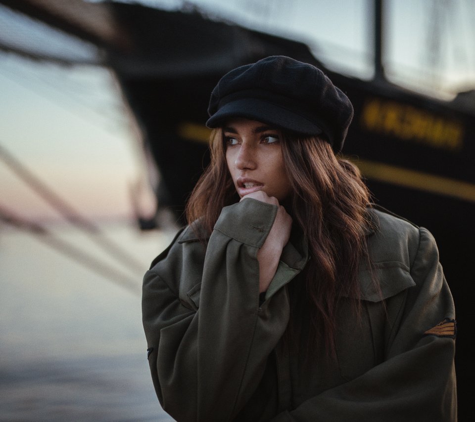 Обои девушка, фон, волосы, лицо, шапка, arianna, girl, background, hair, face, hat разрешение 2048x1365 Загрузить