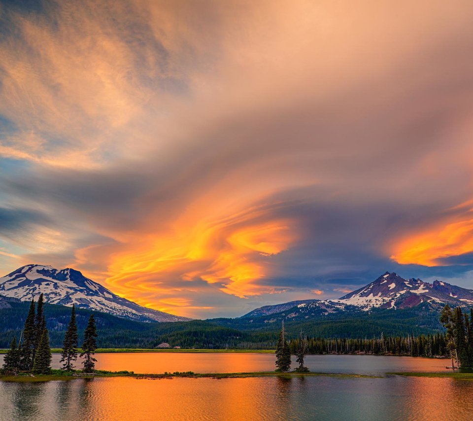 Обои небо, деревья, озеро, горы, закат, пейзаж, the sky, trees, lake, mountains, sunset, landscape разрешение 2048x1365 Загрузить