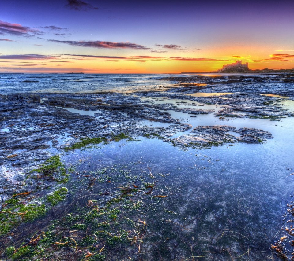 Обои небо, облака, побережье, англия, bamburgh beach, the sky, clouds, coast, england разрешение 2880x1850 Загрузить