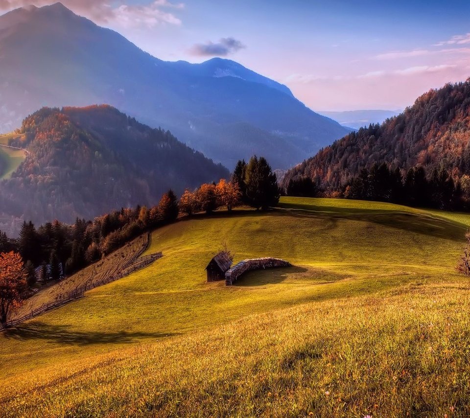 Обои горы, лес, осень, домик, горы. лес, mountains, forest, autumn, house разрешение 1920x1080 Загрузить