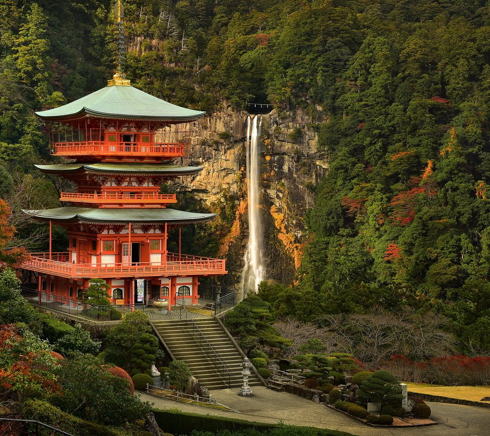 Обои горы, парк, водопад, осень, пагода, япония, здание, ступени, mountains, park, waterfall, autumn, pagoda, japan, the building, stage разрешение 2400x1350 Загрузить