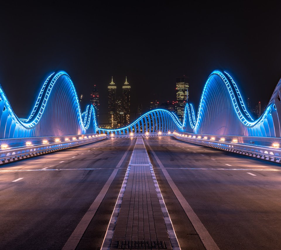 Обои ночь, огни, города, город, дубаи, дубай, оаэ, ноч, meydan bridge, мост мейдан, bridge meydan, night, lights, city, the city, dubai, uae разрешение 2048x1366 Загрузить