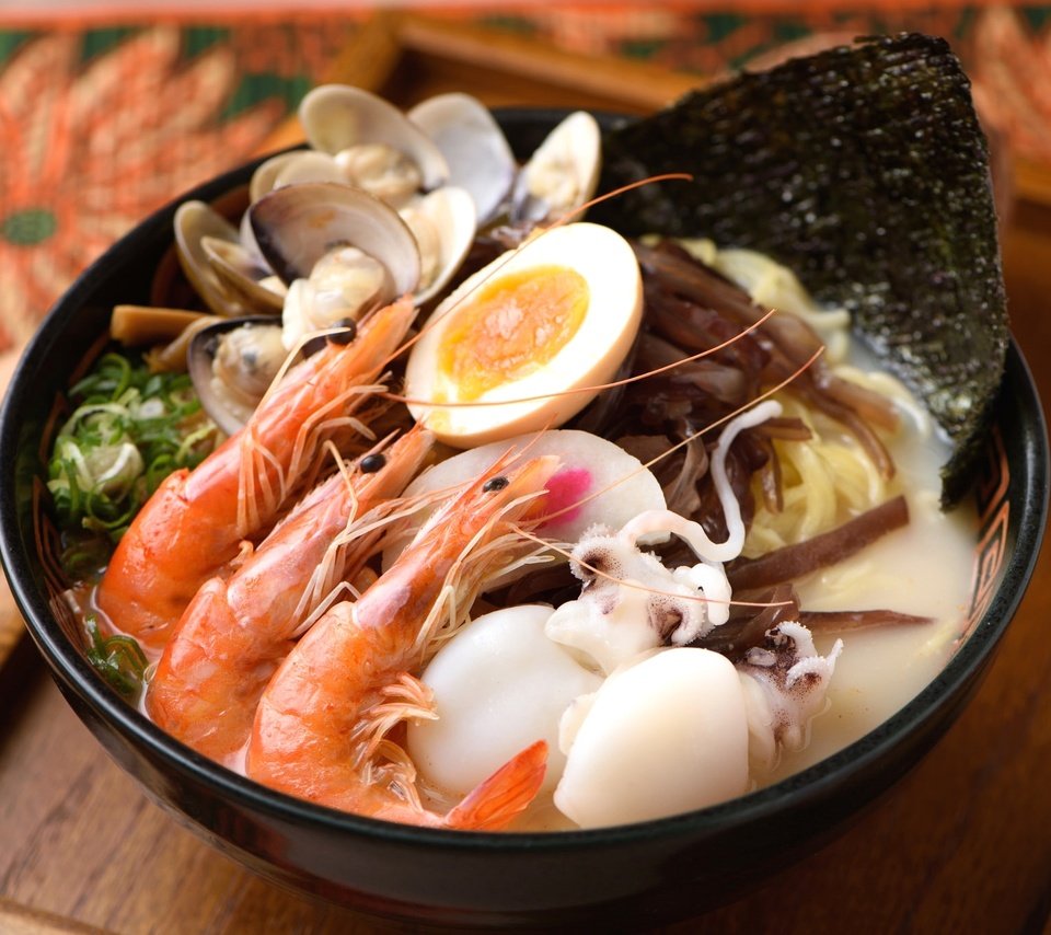 Обои яйцо, морепродукты, креветки, кальмары, моллюски, egg, seafood, shrimp, squid, shellfish разрешение 2048x1367 Загрузить